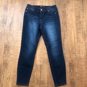 NEW Cavalini Dark Denim Straight Leg Jeans Size 8P